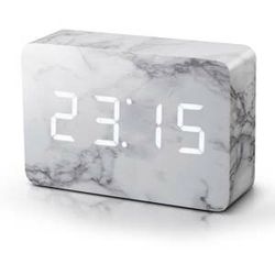 Sivý budík v mramorovom dekore s bielym LED displejom Gingko Brick Click Clock