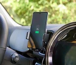 Držiak na smartfón s funkciou nabíjania