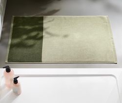 Kvalitná žakárová kúpeľňová predložka, kombinácia pieskovozelenej a machovozelenej