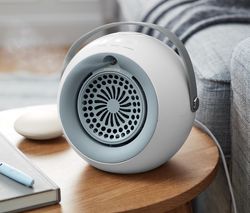 Teplovzdušný ventilátor s odnímateľným ohrievačom rúk
