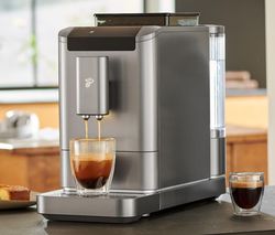 Plnoautomatický kávovar Tchibo „Esperto2 Caffè“, titánový strieborný + 1 kg kávy Barista pre držiteľov TchiboCard*