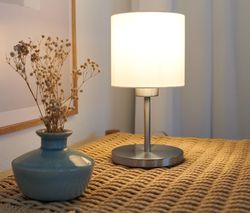 Stolová lampa s textilným tienidlom