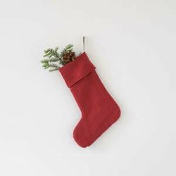 Červená vianočná ľanová závesná dekorácia Linen Tales Christmas Stocking